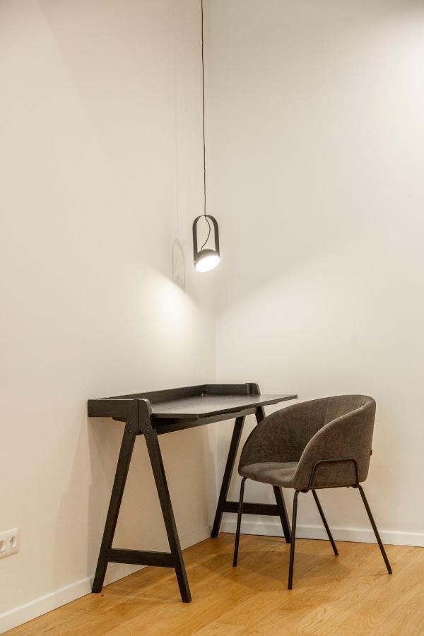 Luxurious Minimalist Residence With Sauna By Prestige Homes บูดาเปสต์ ภายนอก รูปภาพ