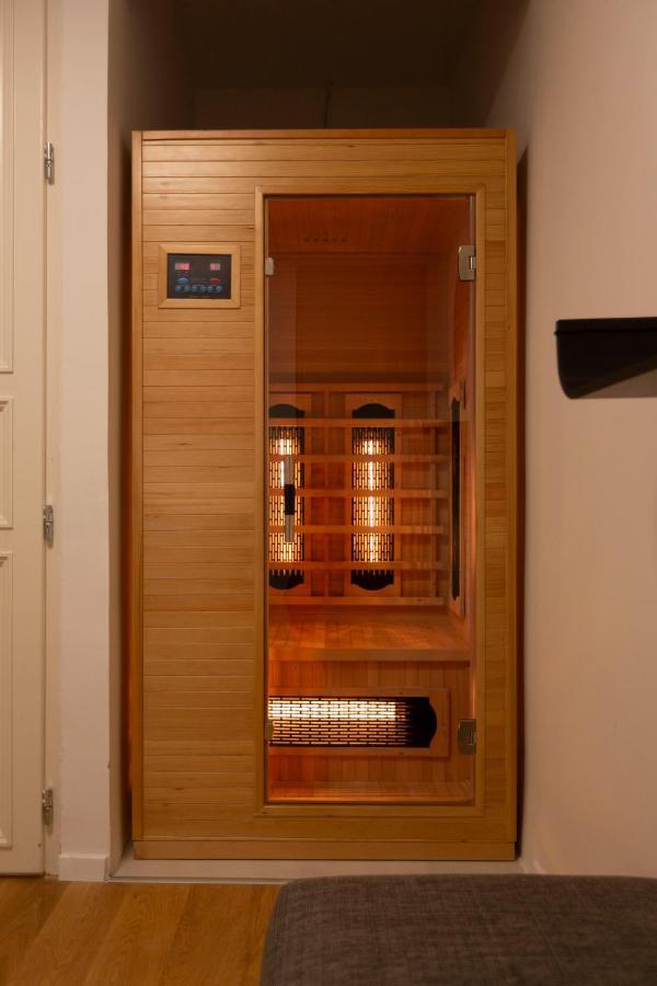 Luxurious Minimalist Residence With Sauna By Prestige Homes บูดาเปสต์ ภายนอก รูปภาพ