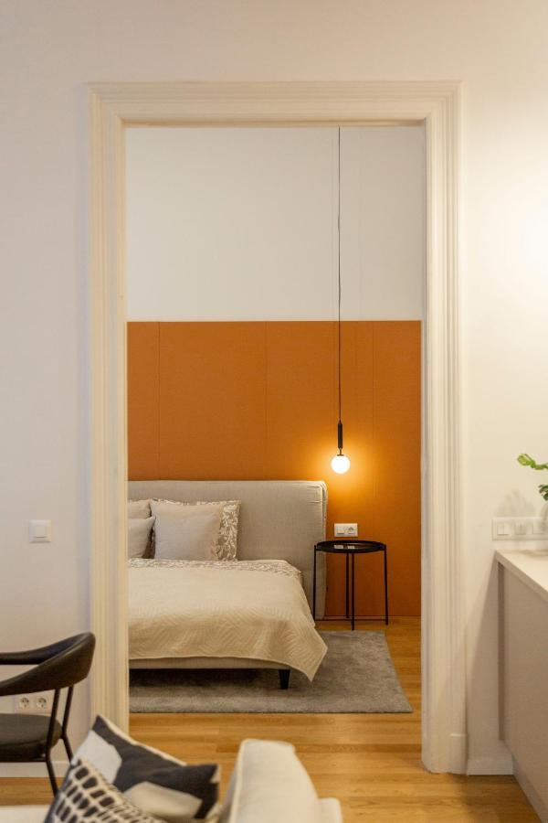 Luxurious Minimalist Residence With Sauna By Prestige Homes บูดาเปสต์ ภายนอก รูปภาพ