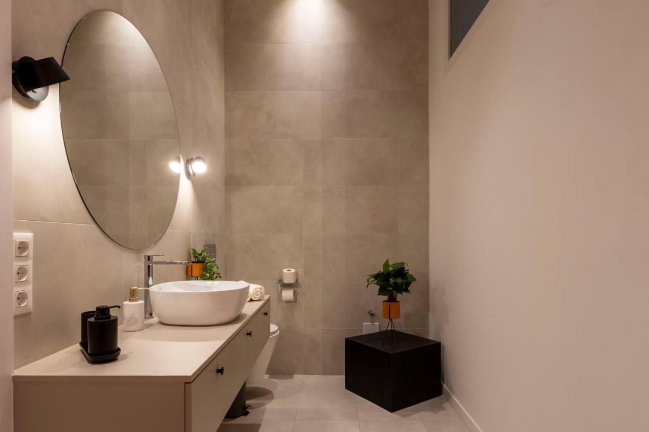 Luxurious Minimalist Residence With Sauna By Prestige Homes บูดาเปสต์ ภายนอก รูปภาพ